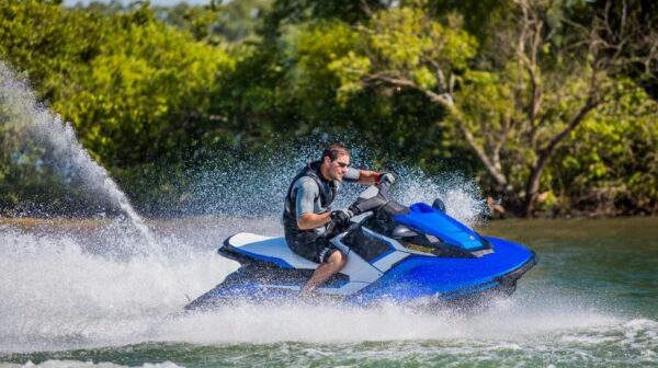 Yamaha EX Deluxe Waverunner Key Facts