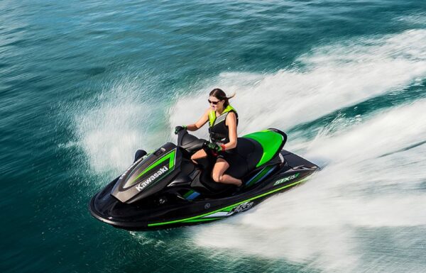 Kawasaki jet ski STX-15F Overview