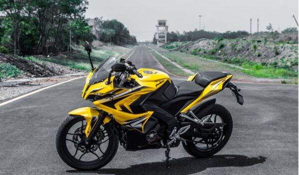 bajaj pulsar rs 200 Bike 8