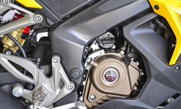 bajaj pulsar rs 200 Bike engine