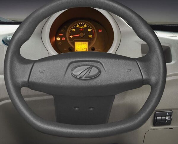 Mahindra Jeeto Minivan steering